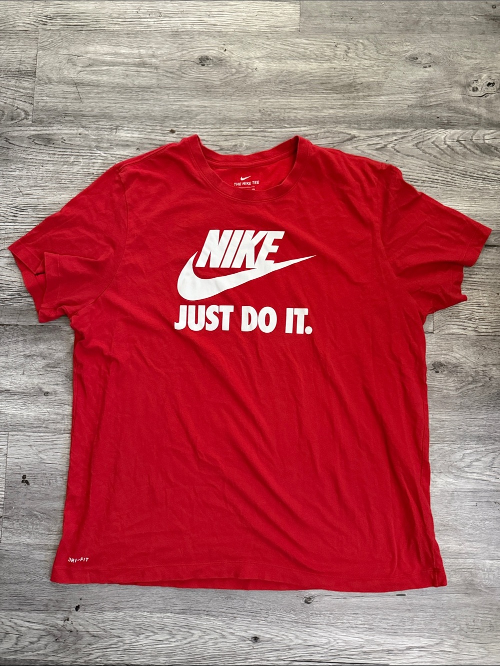 Nike Men’s Red Graphic 'Just Do It.' Tee